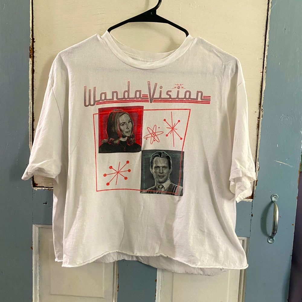 XL women’s wandavision shirt